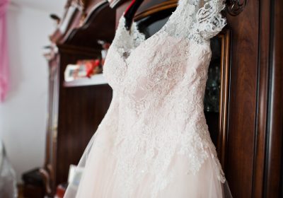 elegant-white-wedding-dress-at-bride-morning-2023-11-27-04-51-42-utc