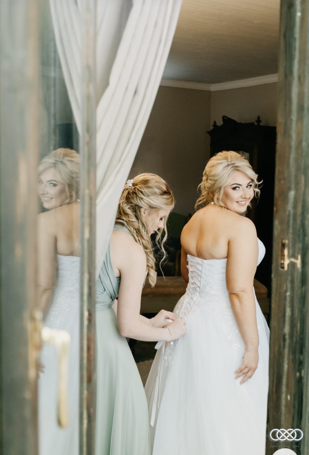 Romantic A-line wedding dress