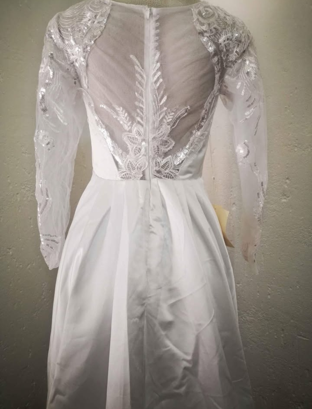 Brand New A-line Wedding Gown (Never worn)