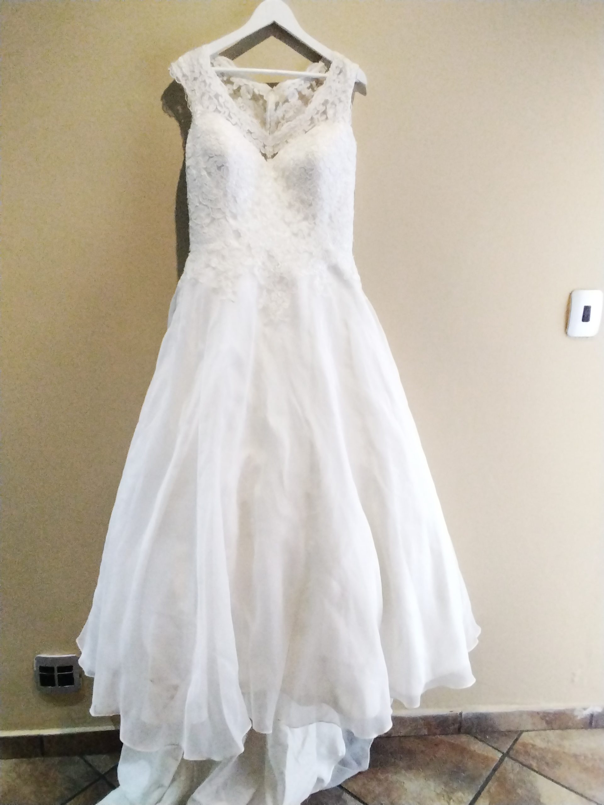 Elegant white wedding dress