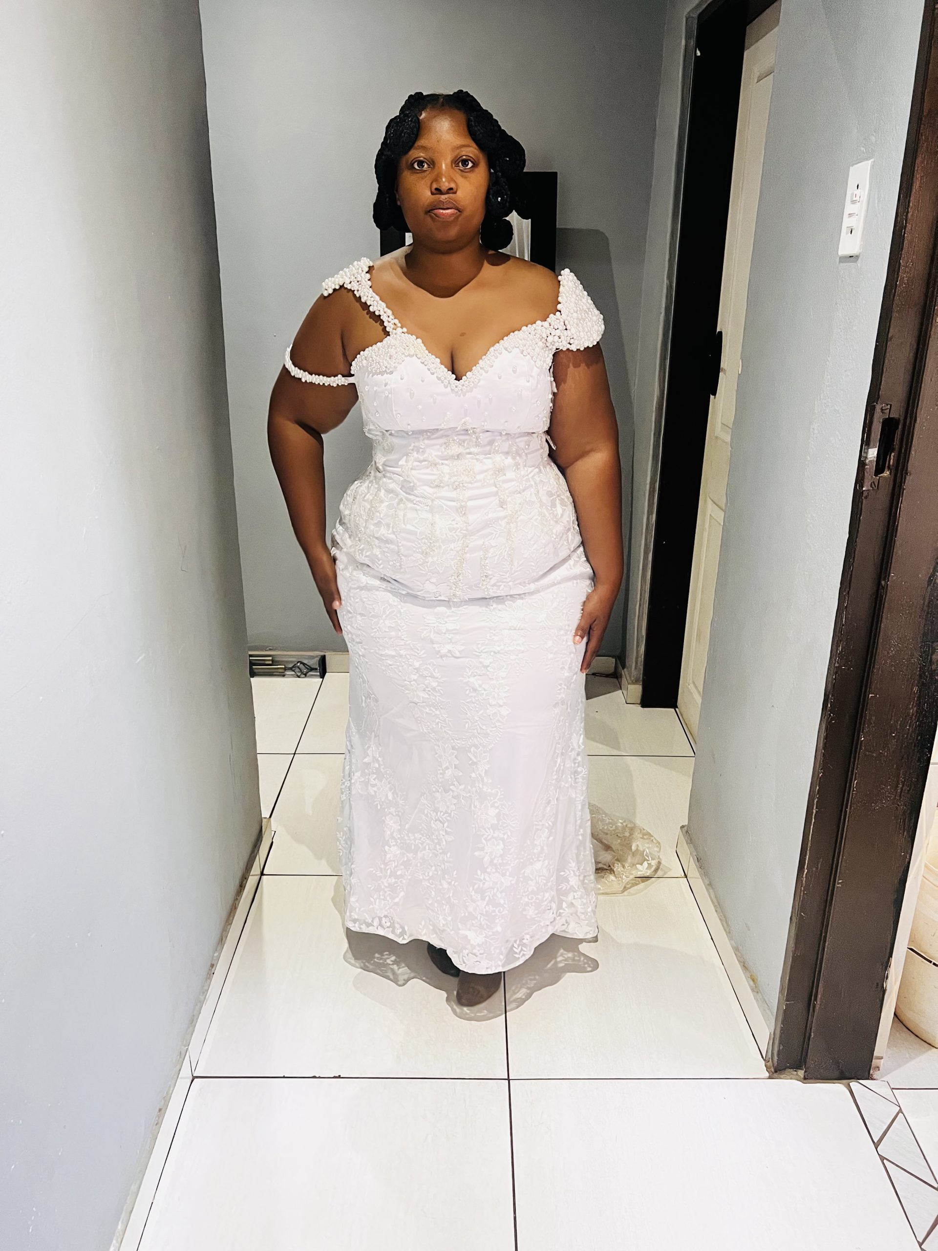 Modern, elegant and classy white wedding dress!