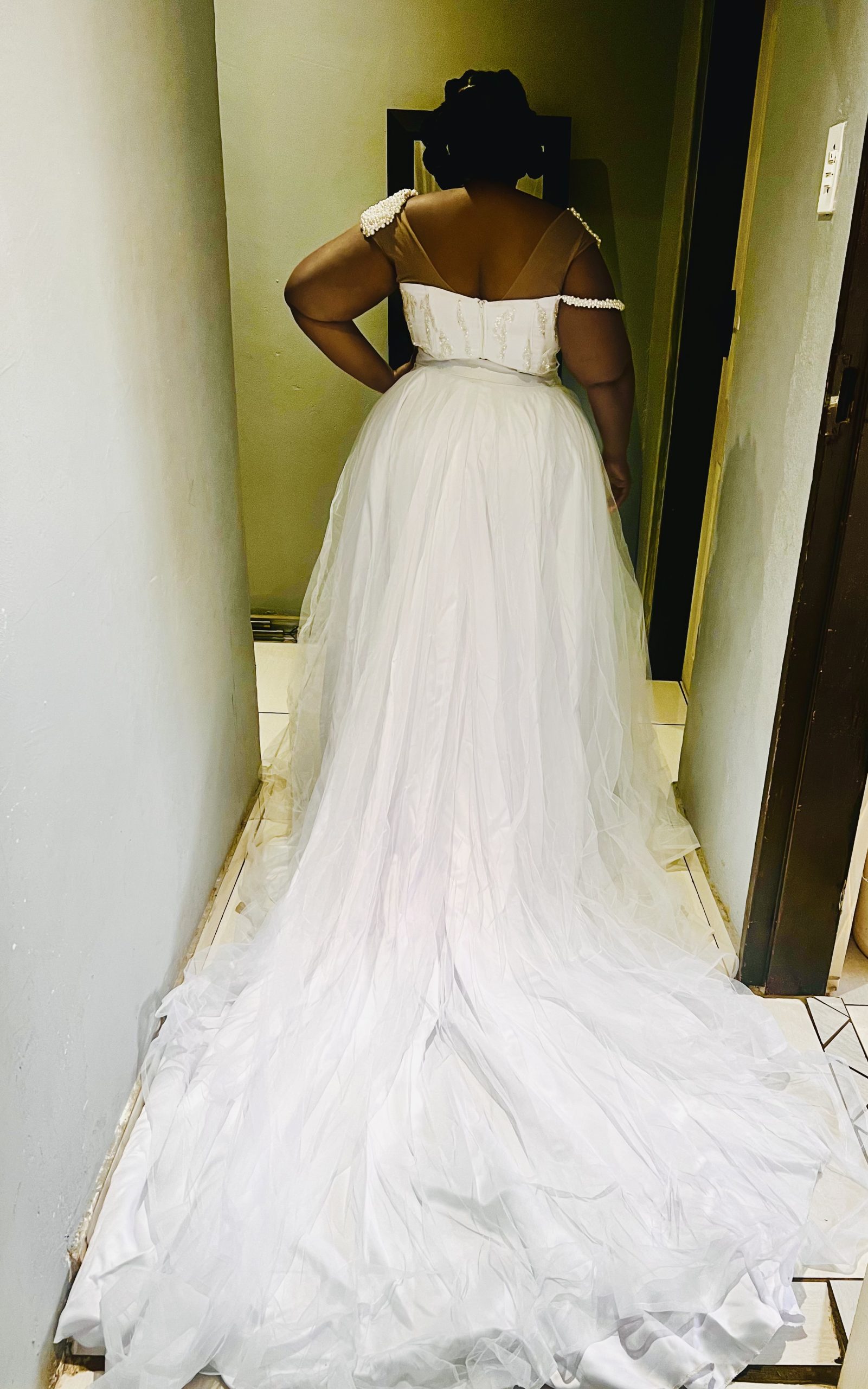 Modern, elegant and classy white wedding dress!