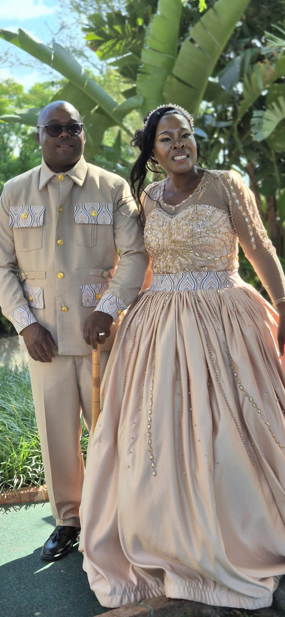 Morden traditional wedding dress