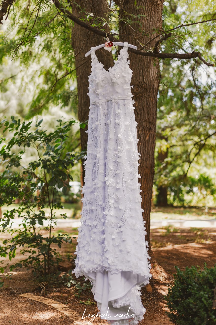 Elegant Wedding Dress – Timeless & Beautiful