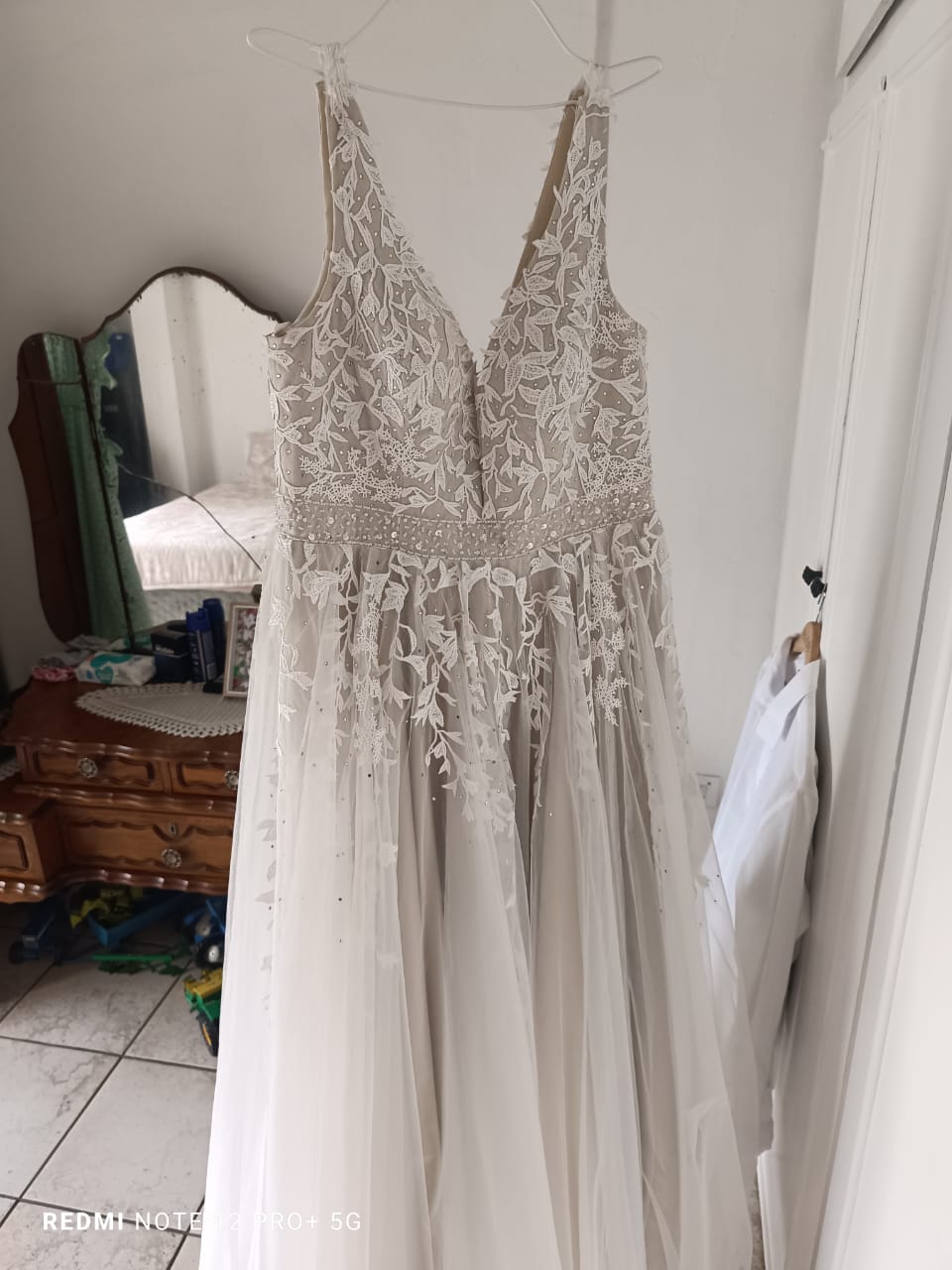 Elegant wedding dress